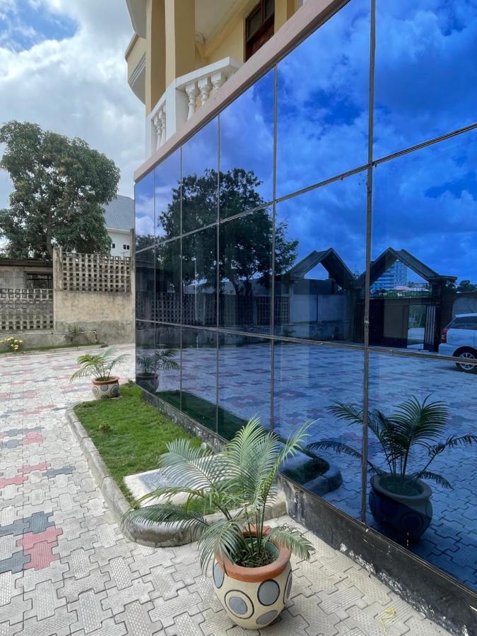 Moments Park Motel Дар ес Саалам Екстериор снимка