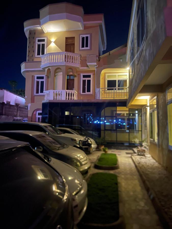 Moments Park Motel Дар ес Саалам Екстериор снимка